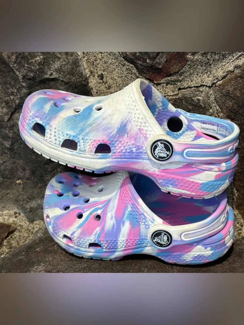 Croc’s Kids Classics Marbled White, Pink and Blue -Size Girls 8